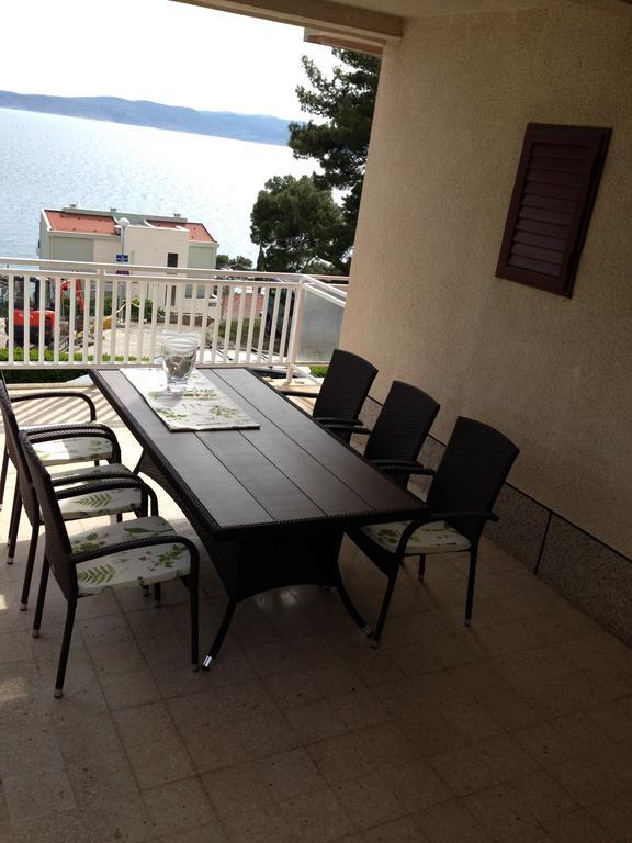 Apartments Villa Karme Brela Bagian luar foto
