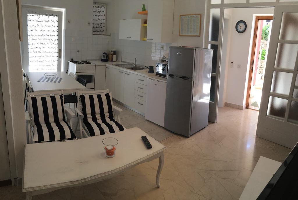 Apartments Villa Karme Brela Bagian luar foto
