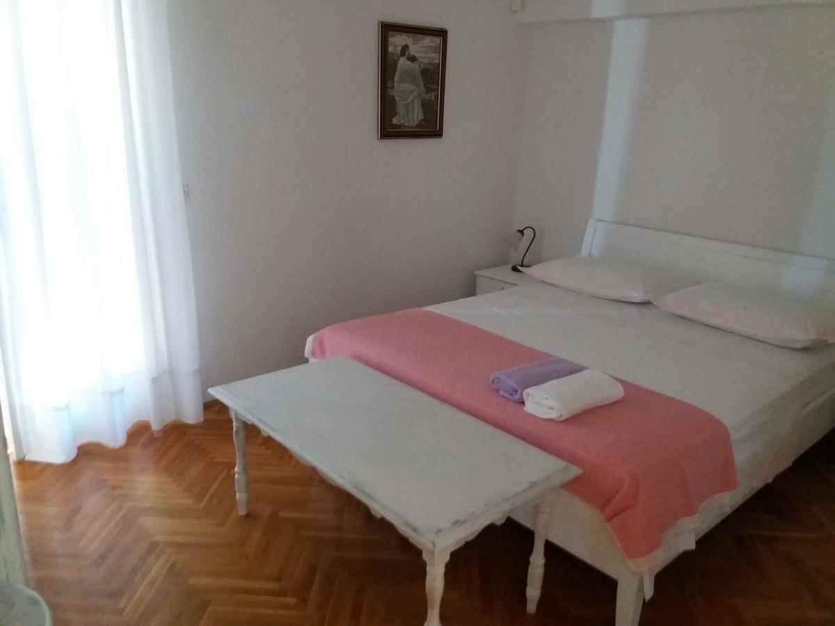 Apartments Villa Karme Brela Bagian luar foto