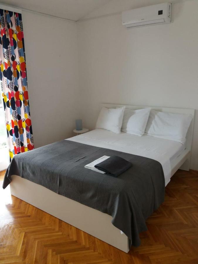 Apartments Villa Karme Brela Bagian luar foto